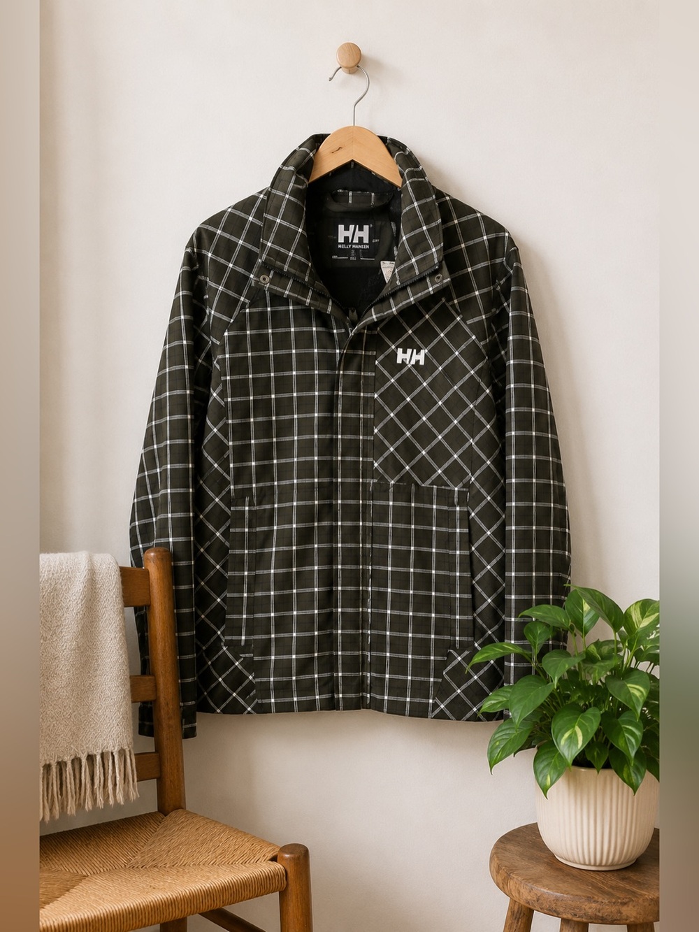 Helly‎ Hansen Women’s Plaid Ski Snowboard Jacket Waterproof Seam Sealed Shell M